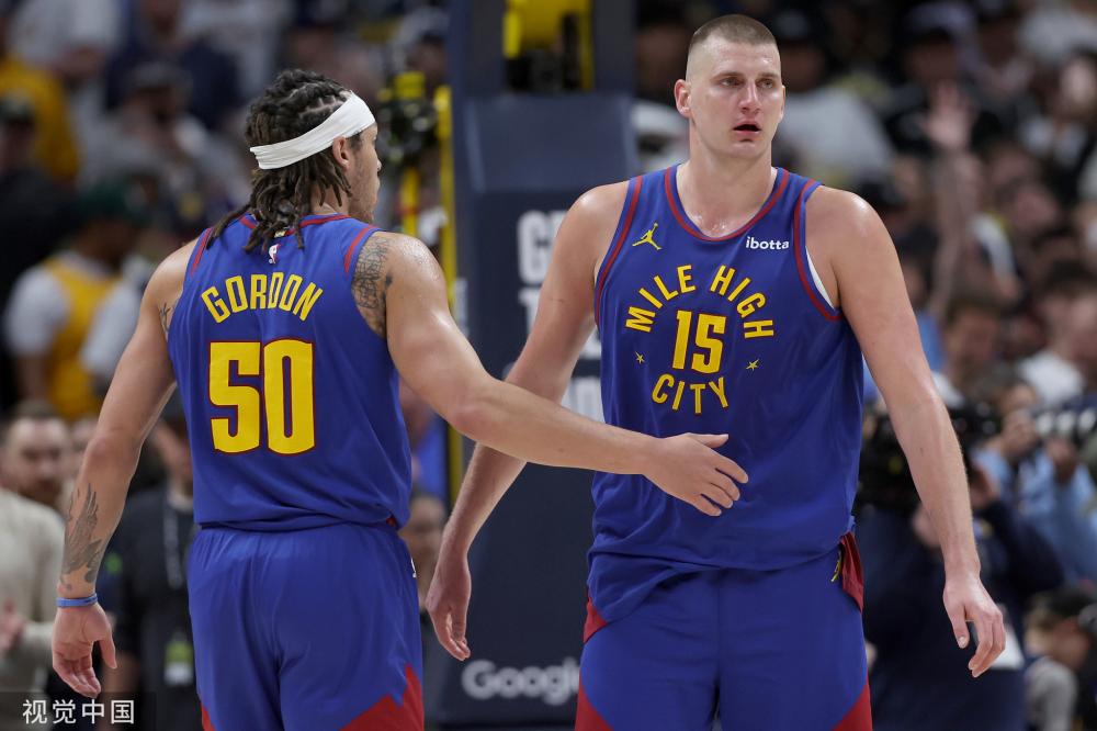 球员们不仅 球员们不仅