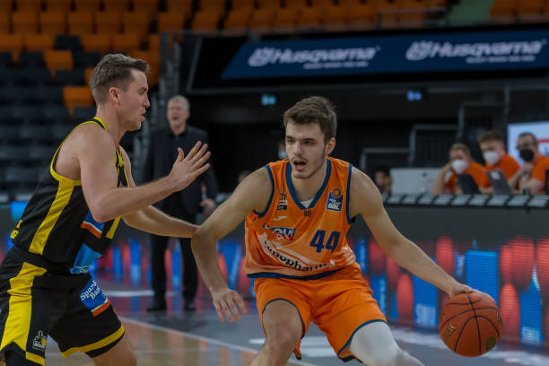 击季后赛的 击季后赛的