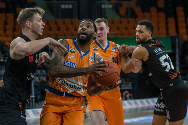 恩德里克等 恩德里克等